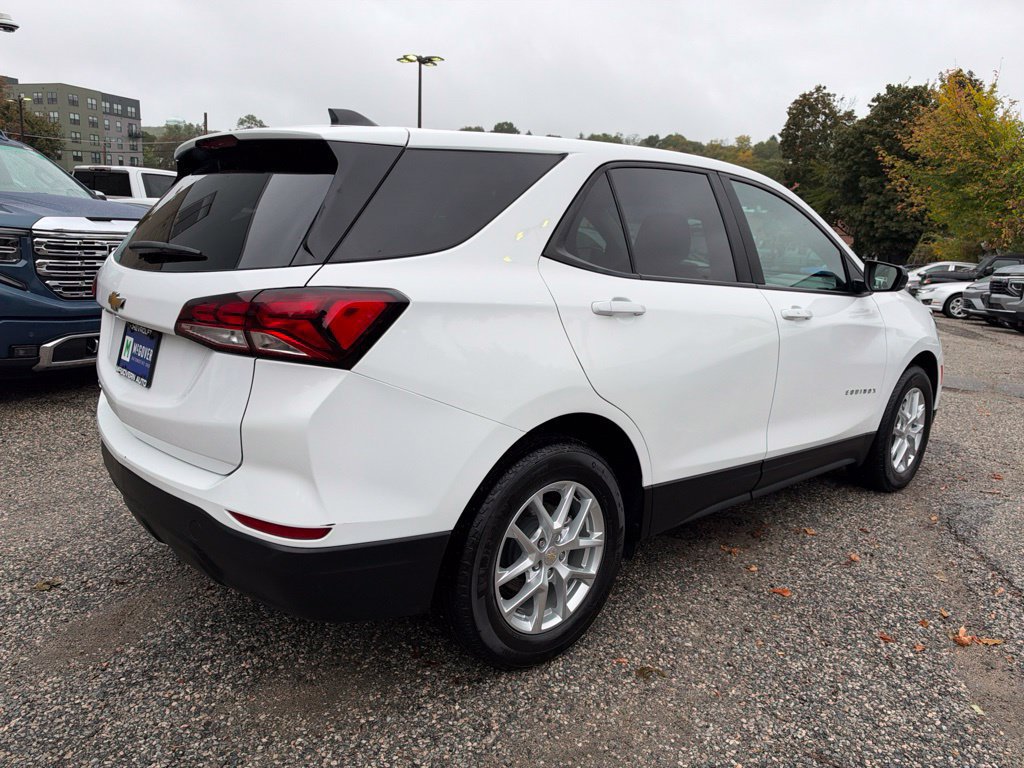 Used 2024 Chevrolet Equinox LS w/ LS Convenience Package FWD image 7