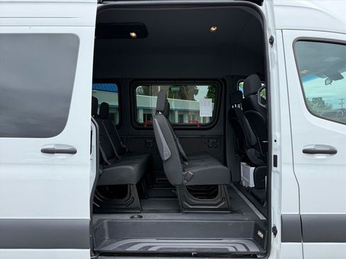 Used 2025 Mercedes-Benz Sprinter 2500 image 15