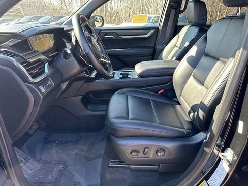 Used 2024 GMC Acadia Elevation w/ Black Edition image 29