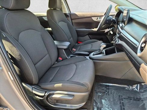 Used 2023 Kia Forte LXS FWD image 19