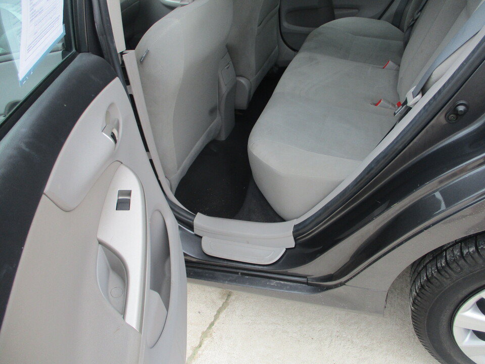 Used 2012 Toyota Corolla LE FWD image 8