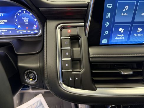 Used 2023 Chevrolet Suburban Z71 w/ Z71 Off-Road Package image 21