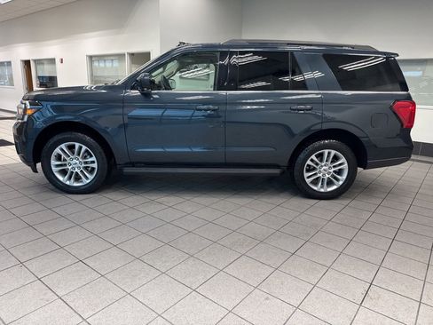 Used 2024 Ford Expedition XLT image 8