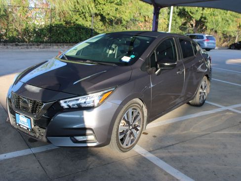 Used 2021 Nissan Versa SR w/ Convenience Package FWD image 1