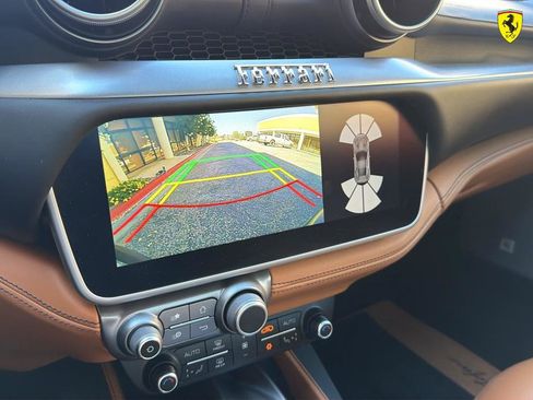 Used 2019 Ferrari Portofino RWD image 33