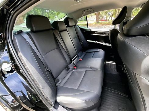 Used 2025 Toyota Camry XLE FWD image 22