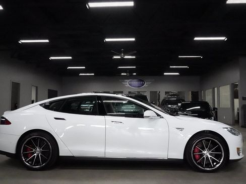 Used 2015 Tesla Model S 60 RWD image 6