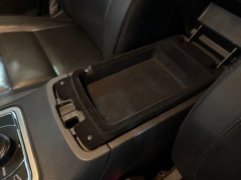 Used 2019 Jeep Grand Cherokee Limited AWD/4WD image 22