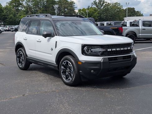 New 2025 Ford Bronco Sport Outer Banks w/ Outer Banks Tech Package+ image 2