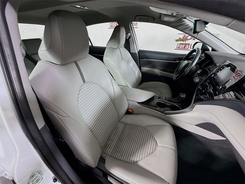 Certified 2022 Toyota Camry SE image 30