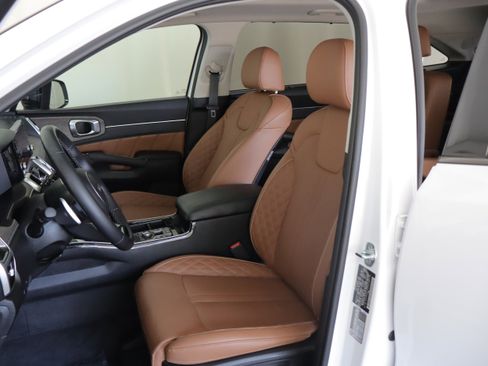 Used 2023 Kia Sorento SX Prestige image 8