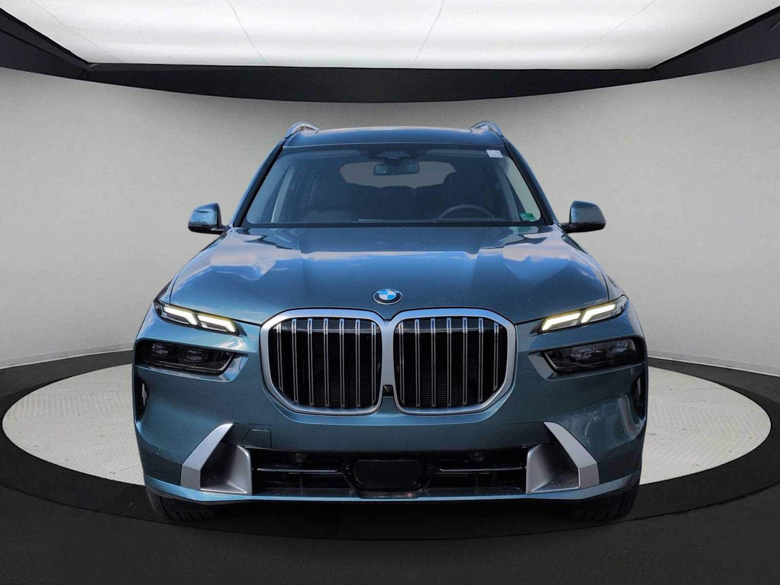 Used 2026 BMW X7 xDrive40i AWD/4WD image 3