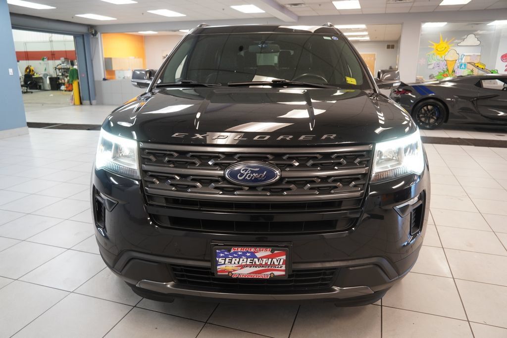 Used 2018 Ford Explorer XLT w/ Equipment Group 202A FWD image 15