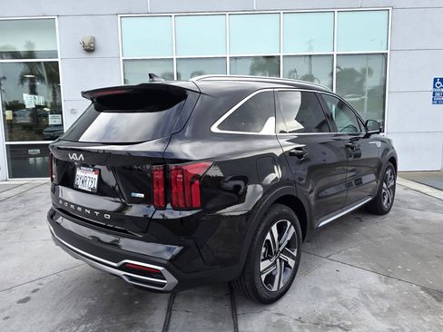 Used 2022 Kia Sorento SX Prestige w/ Panoramic Sunroof Package image 5