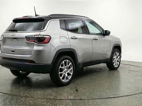 Used 2025 Jeep Compass Limited image 7
