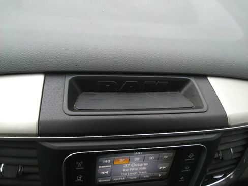 Used 2018 RAM 1500 Classic SLT image 16