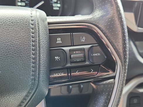 Used 2023 Toyota Tundra SR5 w/ SR5 Convenience Package AWD/4WD image 22