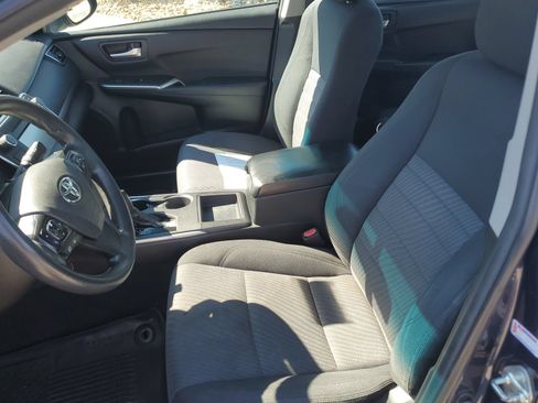 Used 2016 Toyota Camry LE FWD image 17