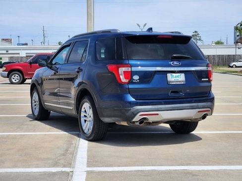 Used 2016 Ford Explorer XLT w/ Equipment Group 202A image 7