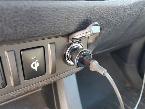 Used 2016 Toyota Tacoma TRD Sport image 29