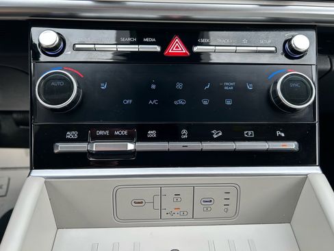 Used 2025 Hyundai Santa Fe SEL AWD/4WD image 30