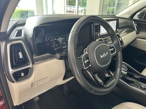 Used 2022 Kia Sorento S w/ Panoramic Sunroof Package FWD image 17