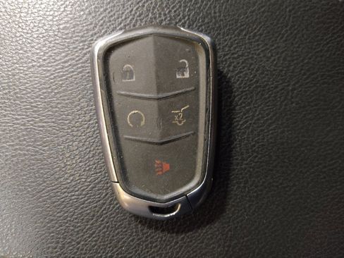 Used 2019 Cadillac XT4 Premium Luxury w/ LPO, Midnight Sport Package AWD/4WD image 32