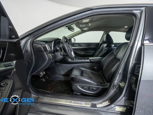 Used 2018 Nissan Maxima SR w/ Midnight Edition FWD image 11