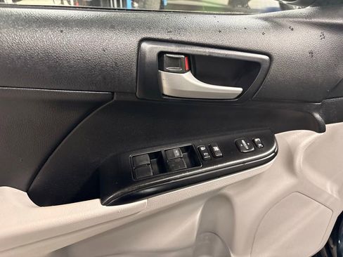 Used 2014 Toyota Camry LE image 12