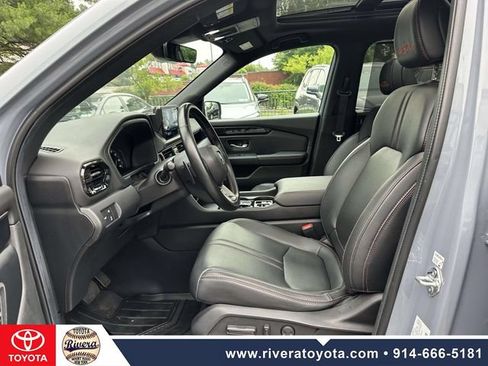 Used 2024 Honda Pilot TrailSport image 18