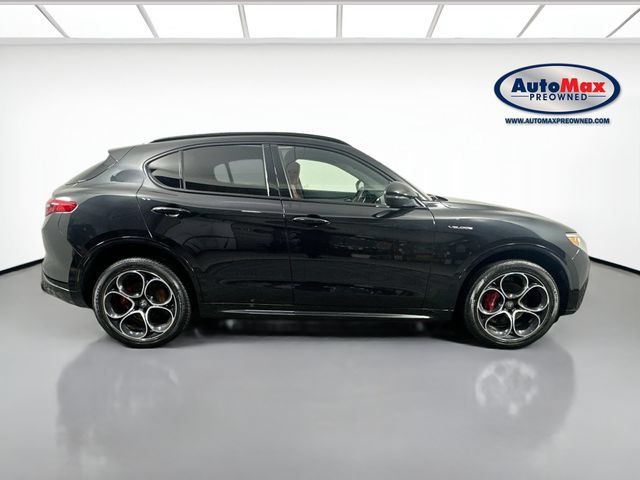 Used 2023 Alfa Romeo Stelvio Veloce AWD/4WD image 10
