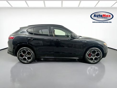Used 2023 Alfa Romeo Stelvio Veloce AWD/4WD image 10