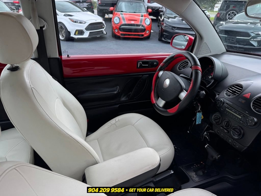 Used 2010 Volkswagen Beetle Coupe FWD image 31
