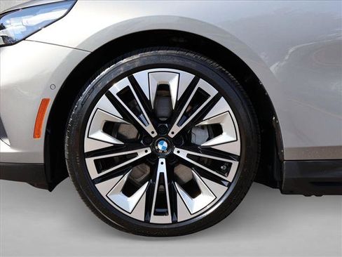 Used 2026 BMW i5 eDrive40 AWD/4WD image 29
