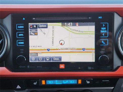 Used 2018 Toyota Tacoma TRD Sport image 13