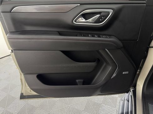 Used 2021 Chevrolet Tahoe RST w/ Luxury Package RWD image 10