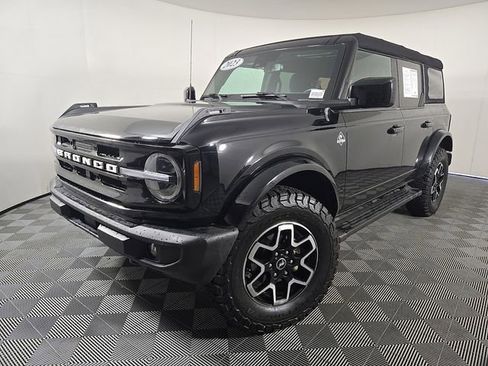 Used 2023 Ford Bronco Outer Banks AWD/4WD image 1