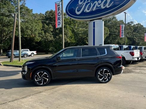 Used 2024 Mitsubishi Outlander SE image 3