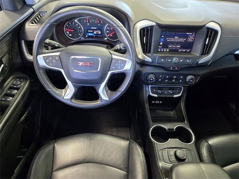 Used 2022 GMC Terrain SLE w/ Elevation Edition image 29