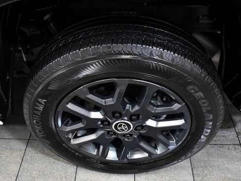 Used 2024 Toyota Tundra Platinum image 8