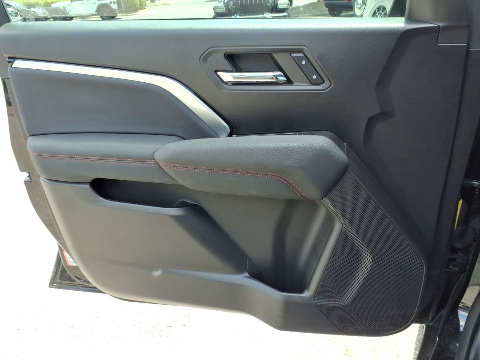 Used 2023 Chevrolet Colorado Z71 w/ Z71 Convenience Package 2 AWD/4WD image 30