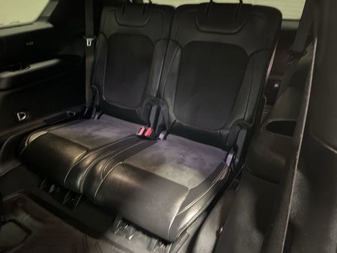 Used 2023 Jeep Grand Cherokee L Laredo image 25