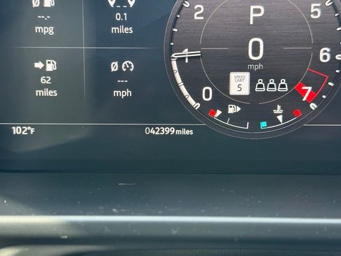 Used 2023 Land Rover Defender 90 V8 AWD/4WD image 35