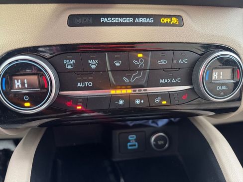 Used 2021 Ford Escape SEL w/ Technology Package image 30