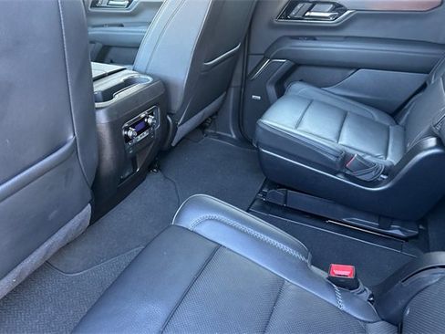 Used 2025 GMC Yukon Denali image 12