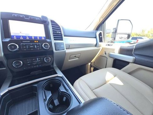 Used 2021 Ford F250 Lariat w/ Chrome Package image 27