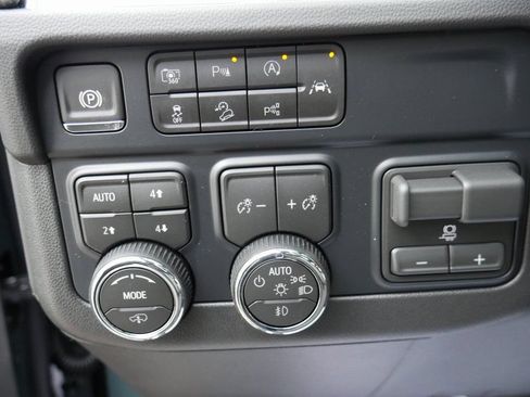 New 2026 Chevrolet Suburban RST w/ Advanced Technology Package AWD/4WD image 10