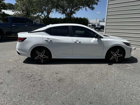 Used 2024 Nissan Sentra SR FWD image 7