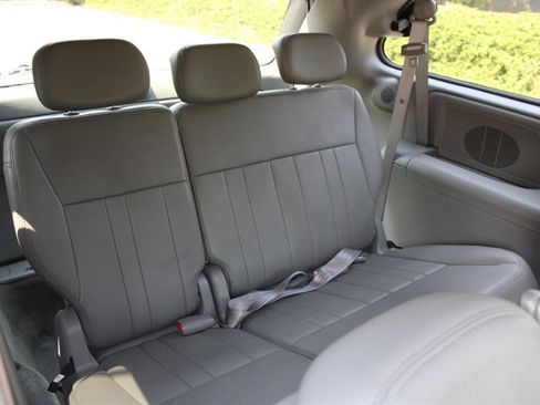 Used 2007 Dodge Grand Caravan SXT FWD image 14