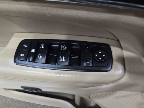 Used 2014 Jeep Grand Cherokee Limited w/ Luxury Group II image 31